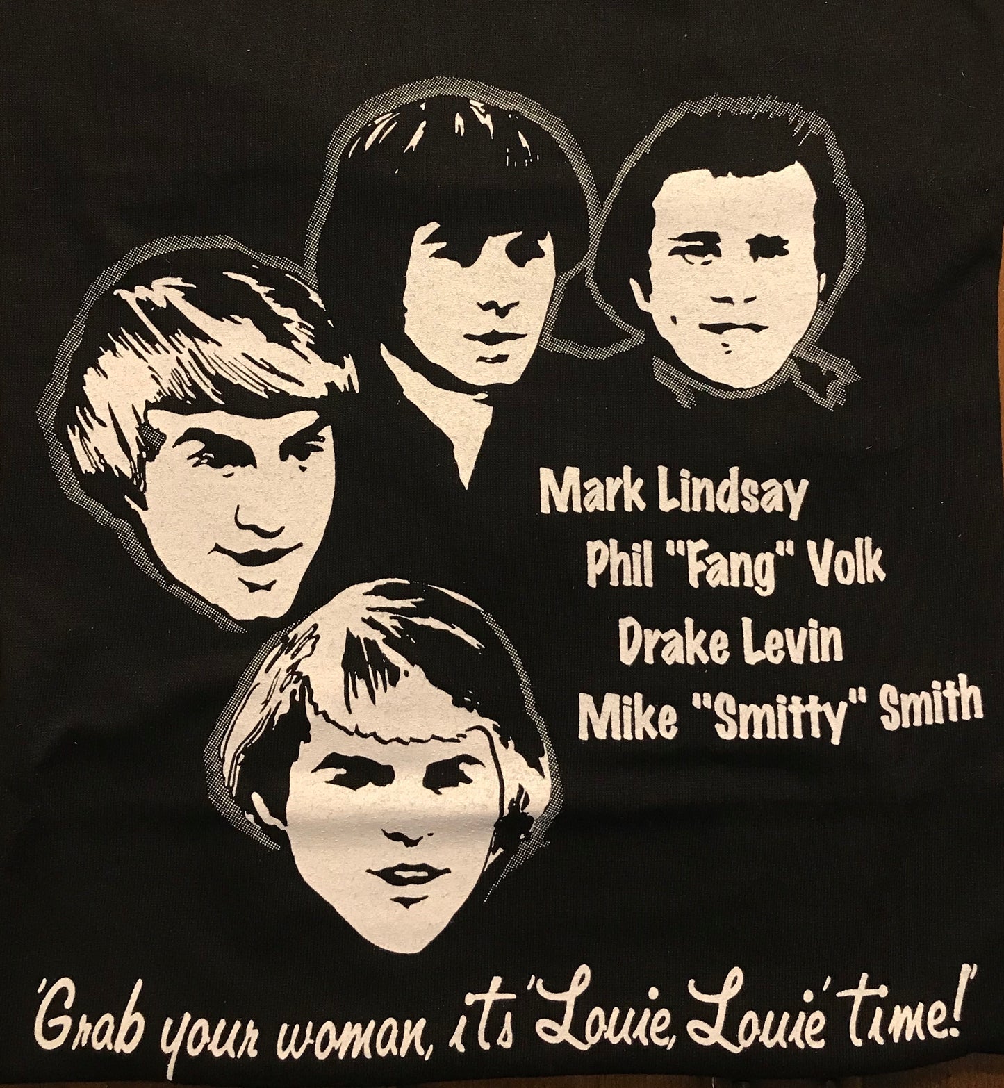 T-Shirt (L) - Raiders Reunion - 10 Photos w/Personal Autographed to YOU by Mark Lindsay